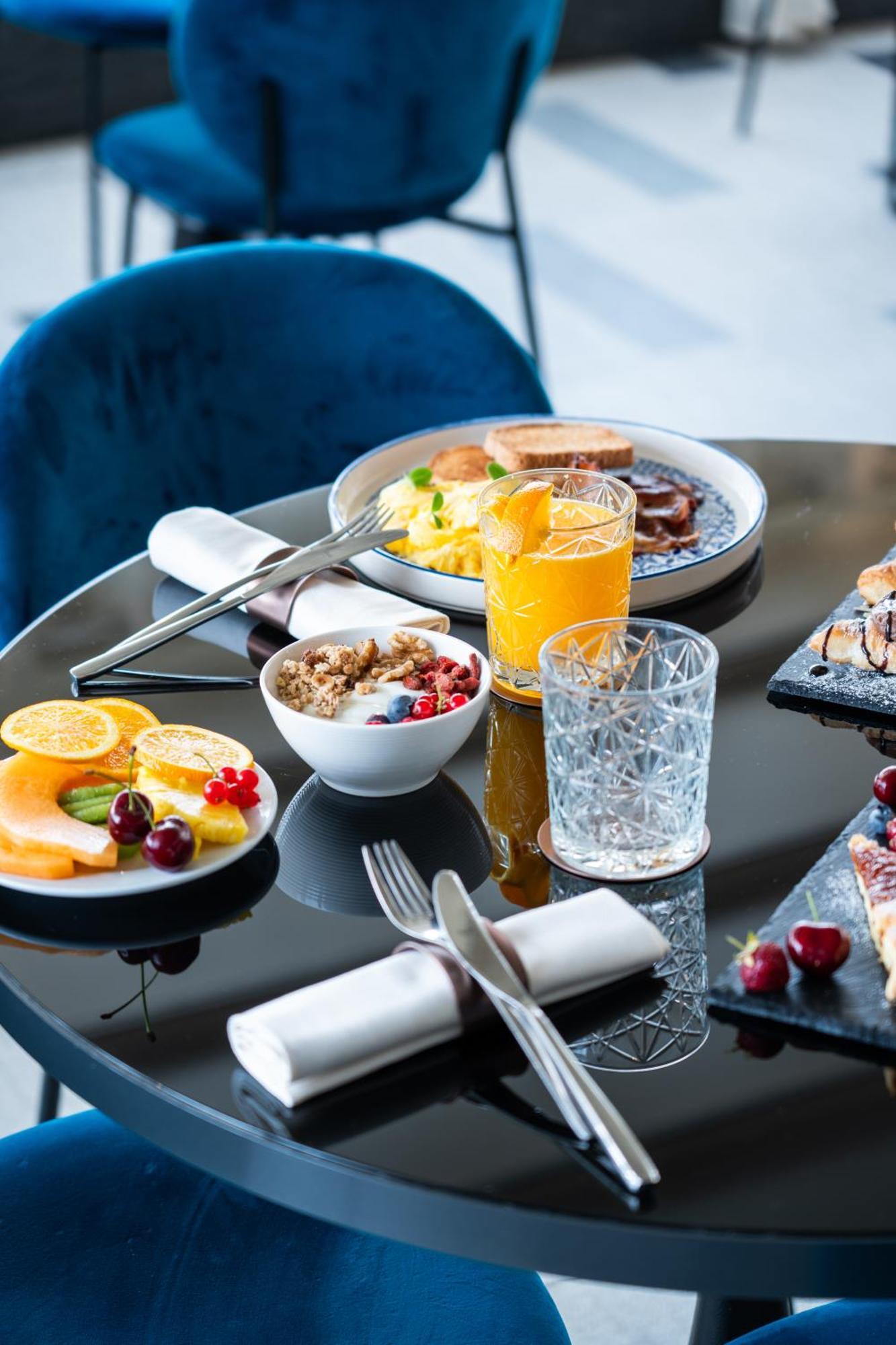 Warmthotel Hotel 4*